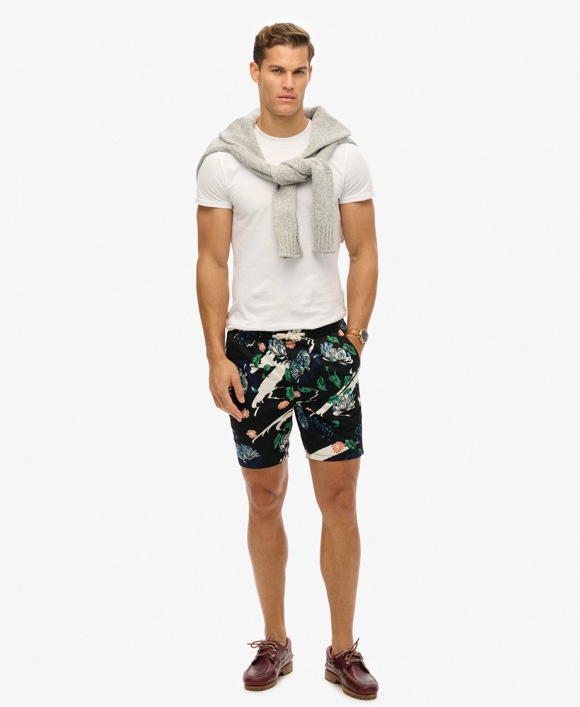 bermudas em estampa floral preta aya