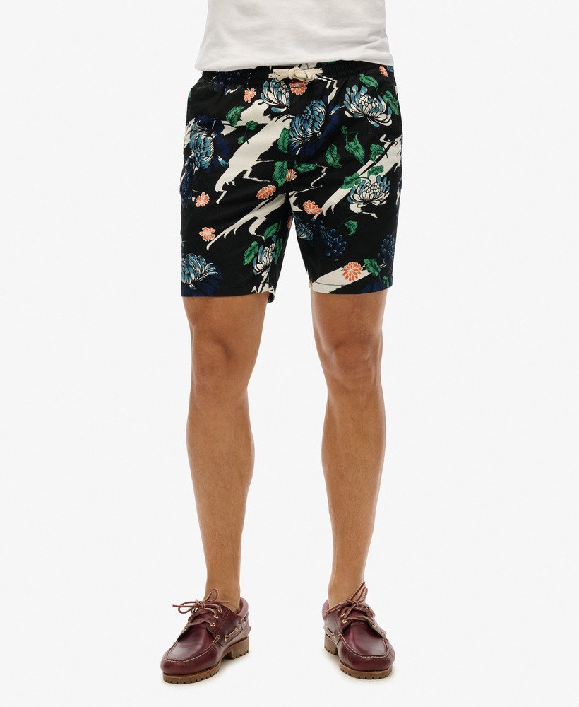 bermudas em estampa floral preta aya