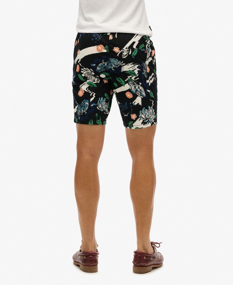 bermudas em estampa floral preta aya