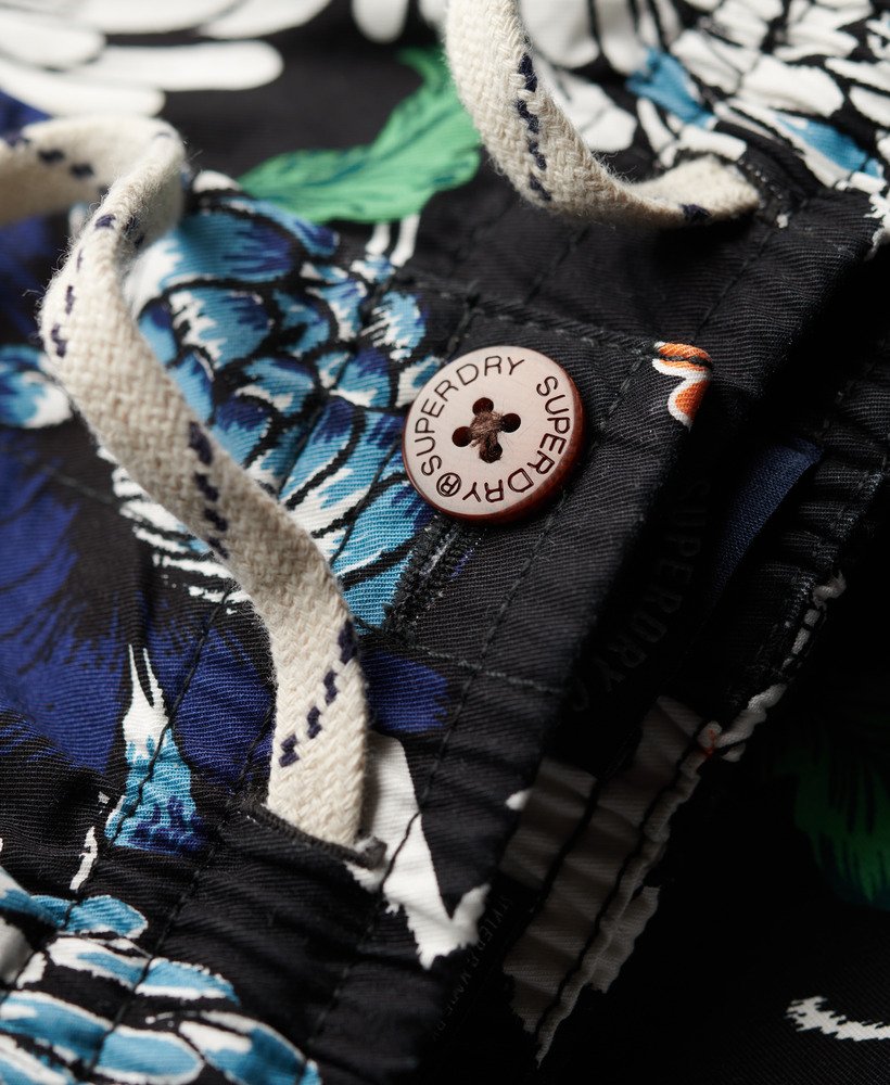 bermudas em estampa floral preta aya