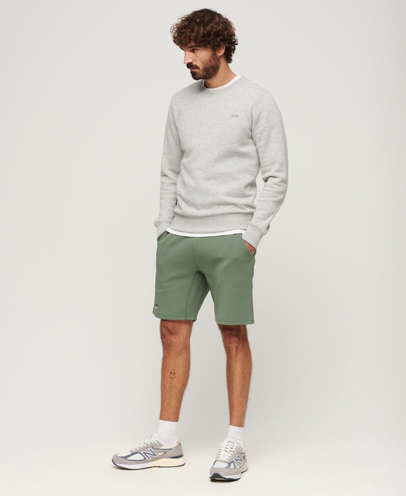 calções sport tech logo tapered na cor cáqui laurel