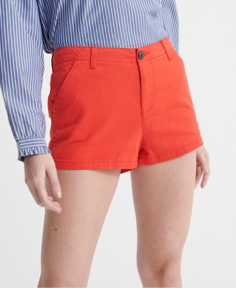 shorts chino na cor vermelho maçã