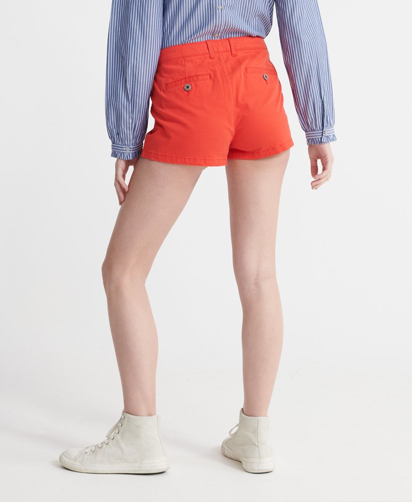 shorts chino na cor vermelho maçã