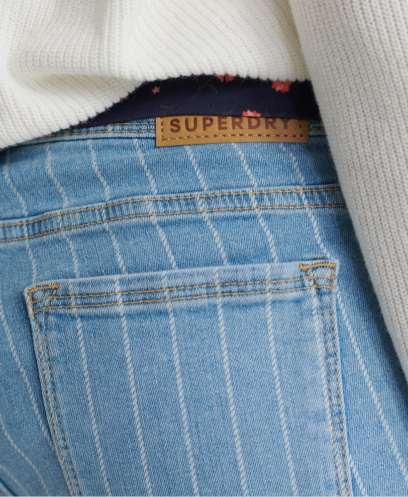 shorts curtos de renda com estampa listrada estilo casa de verão