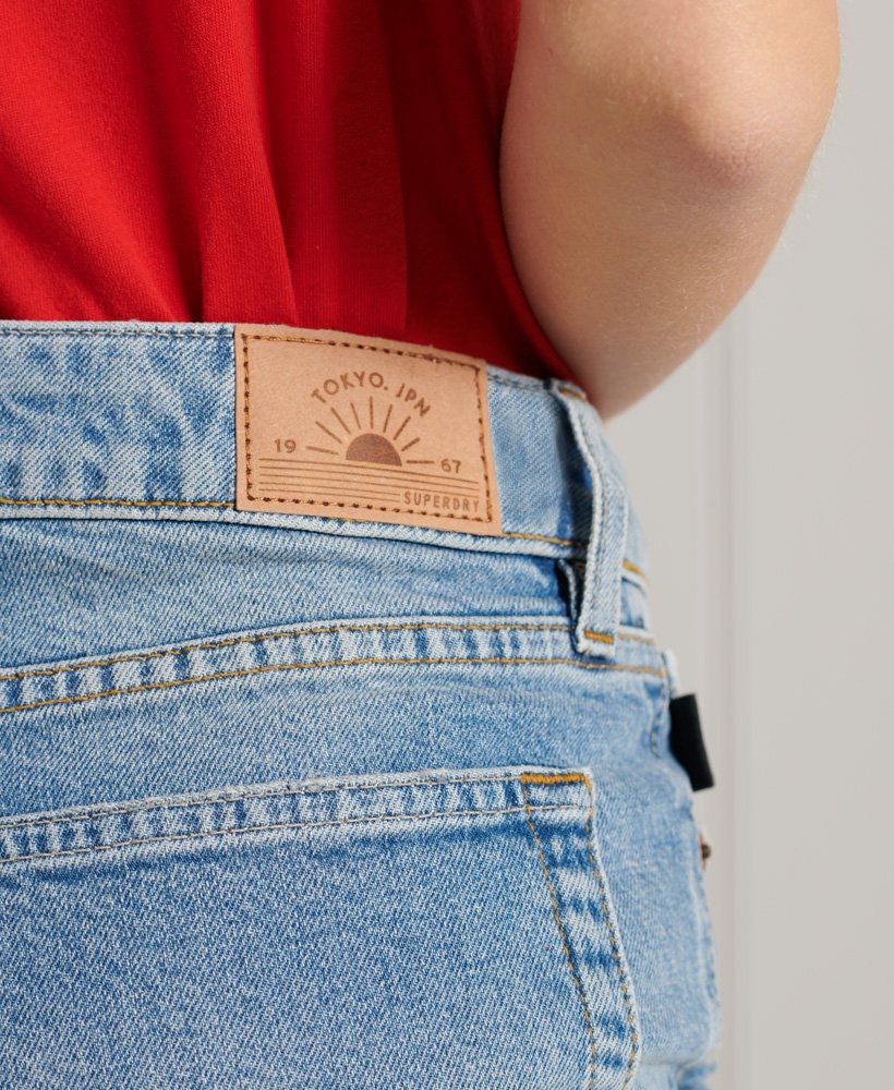 shorts justos e sensuais com tachas personalizadas para festivais.