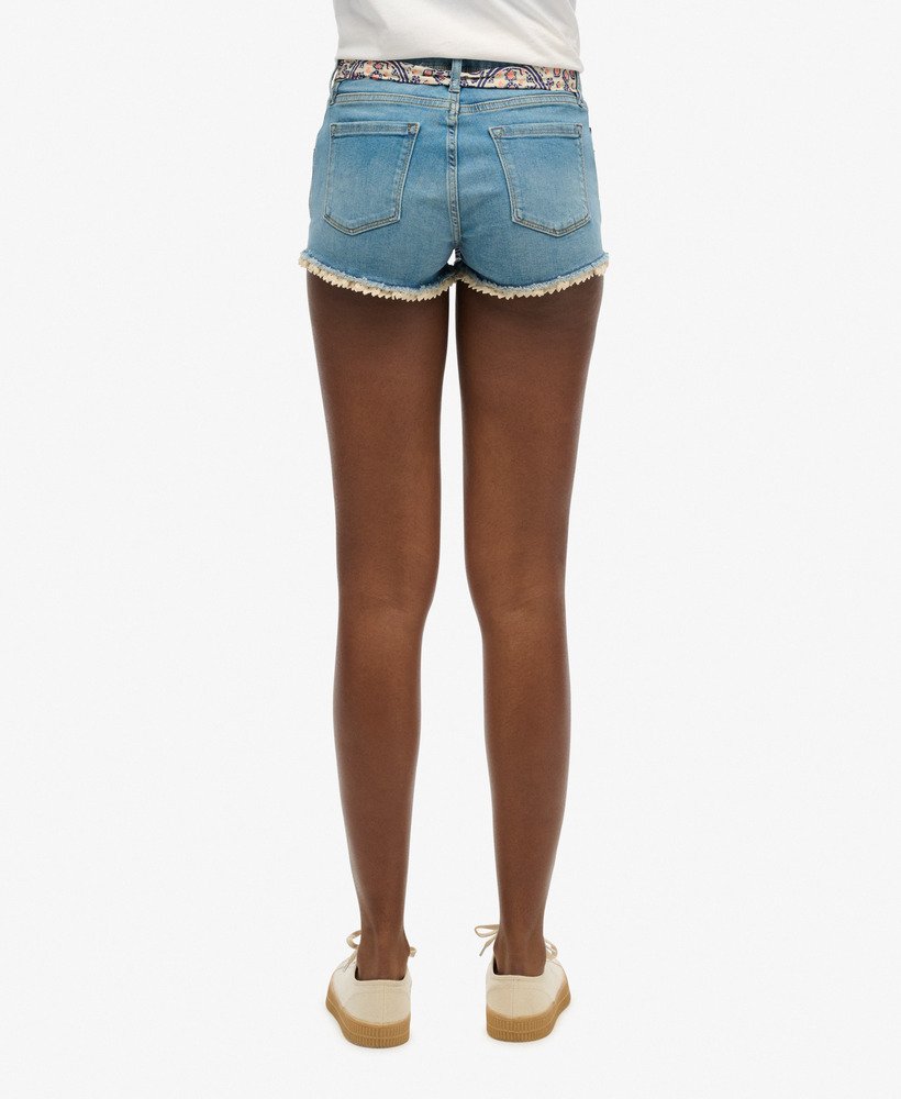 shorts curtos de renda na cor Índigo mÉdio