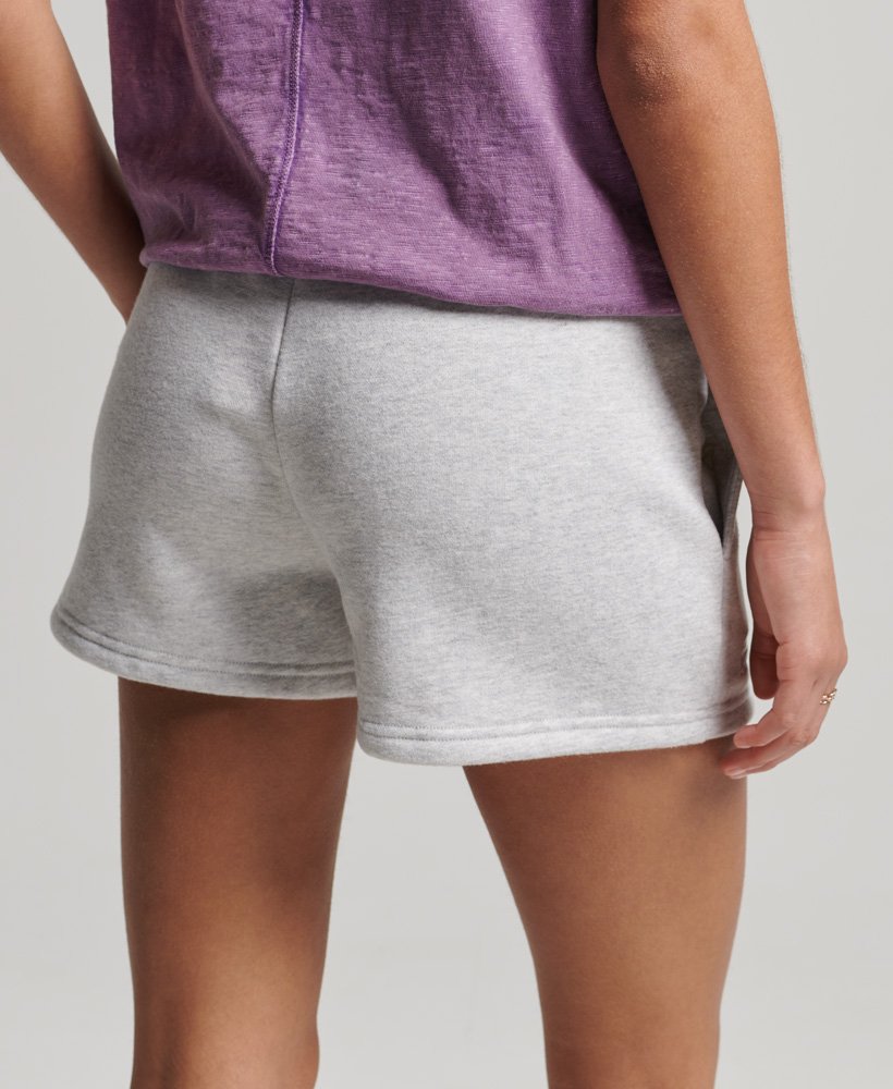 shorts de malha com logo vintage em algodão orgânico na cor cinza mesclado glaciar.