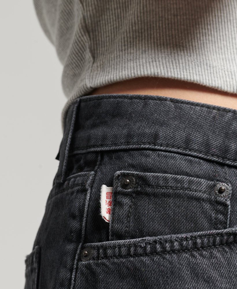 shorts vintage de cintura alta e barra desfiada na cor wolcott black stone.
