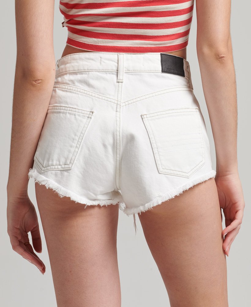 shorts vintage de cintura alta e corte reto na cor óptica.