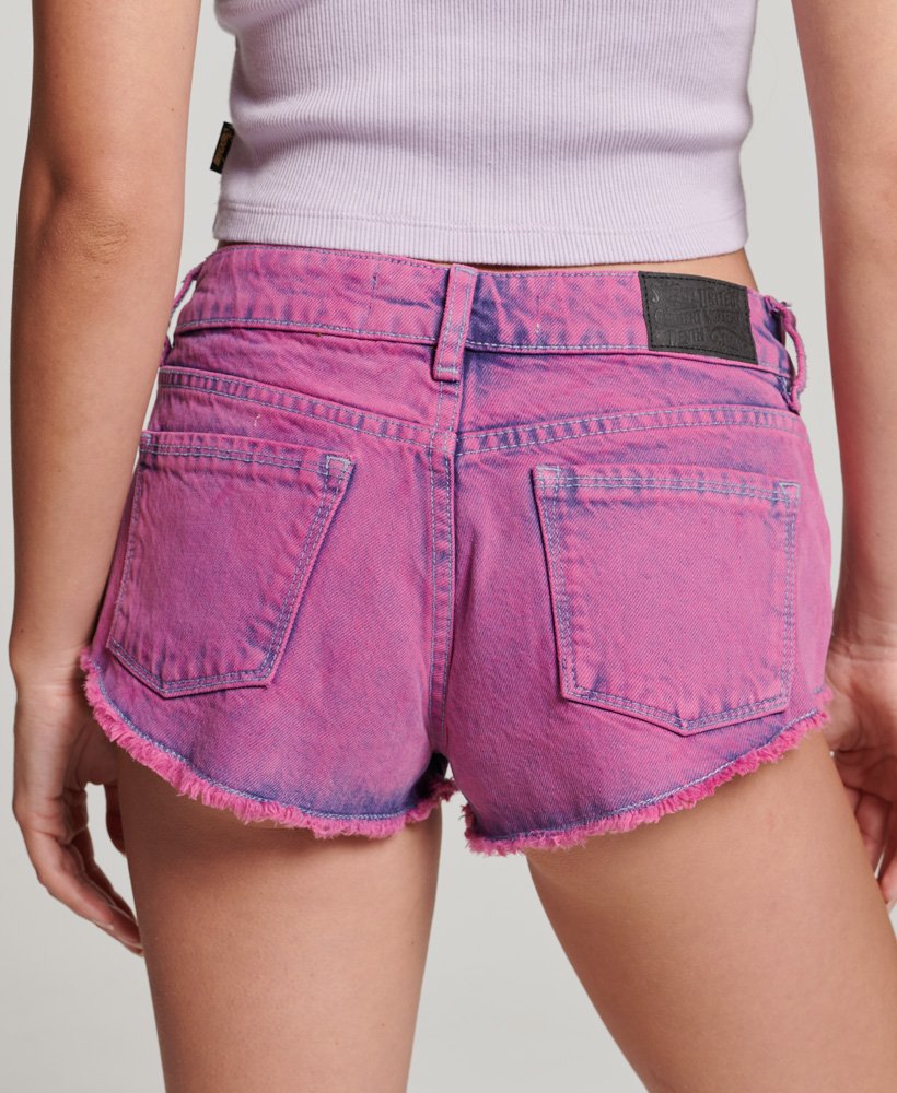 shorts curtos lavados em tom rosa