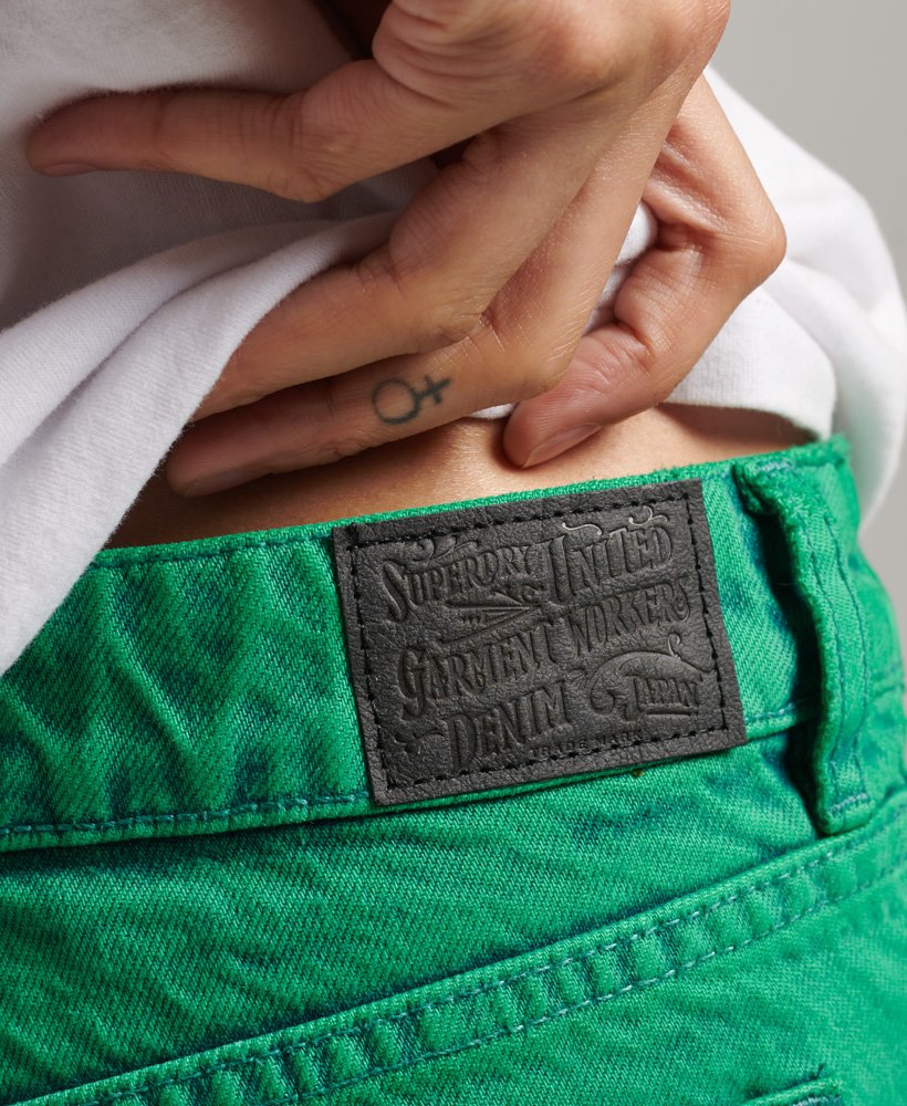 shorts curtos lavados em tom verde