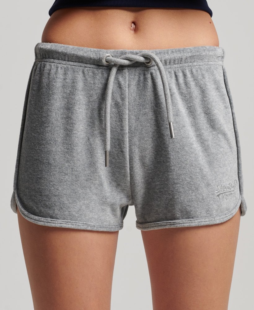 shorts racer de veludo com logo vintage na cor cinza mescla.