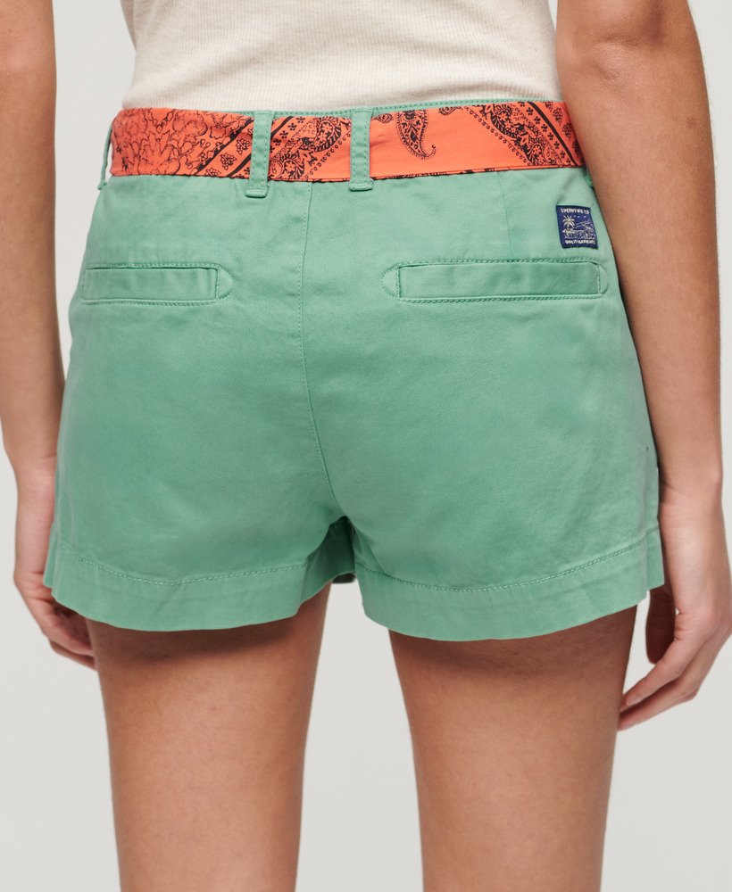 shorts chino na cor verde beril
