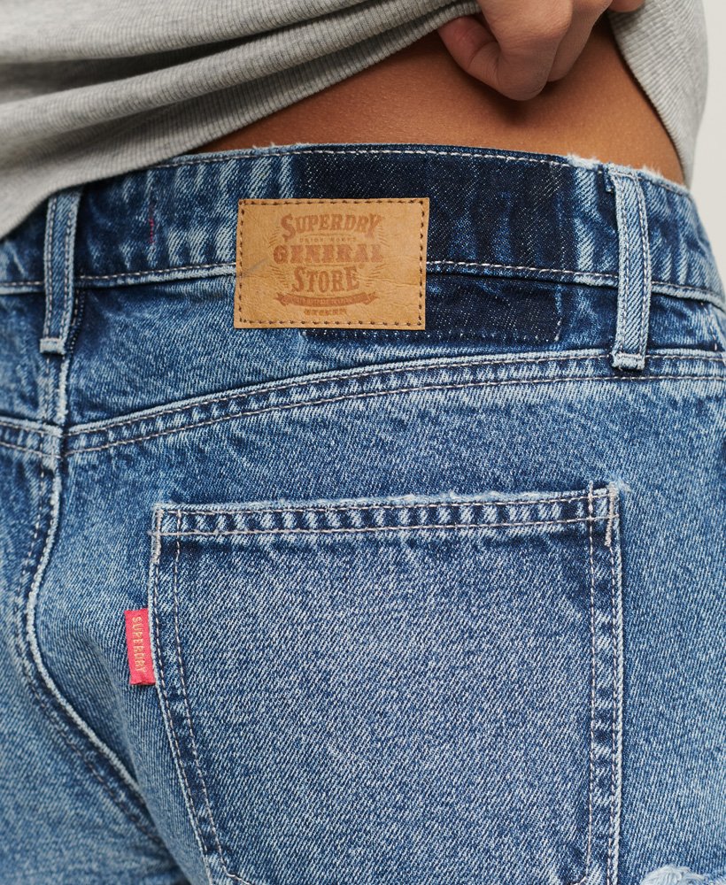 shorts jeans com aplicações de strass na cor azul claro montana bay