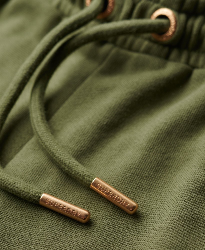 shorts essential logo na cor cáqui oliva