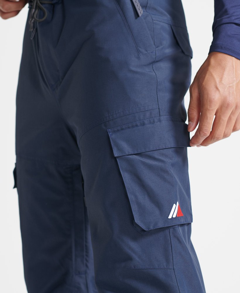 calça ultimate rescue na cor azul marinho intenso.