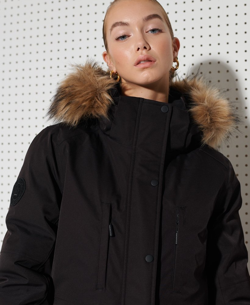casaco parka de neve everest down na cor preta.
