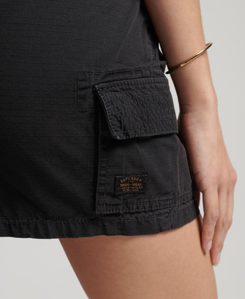 minissaia utilitária vintage em preto lavado
