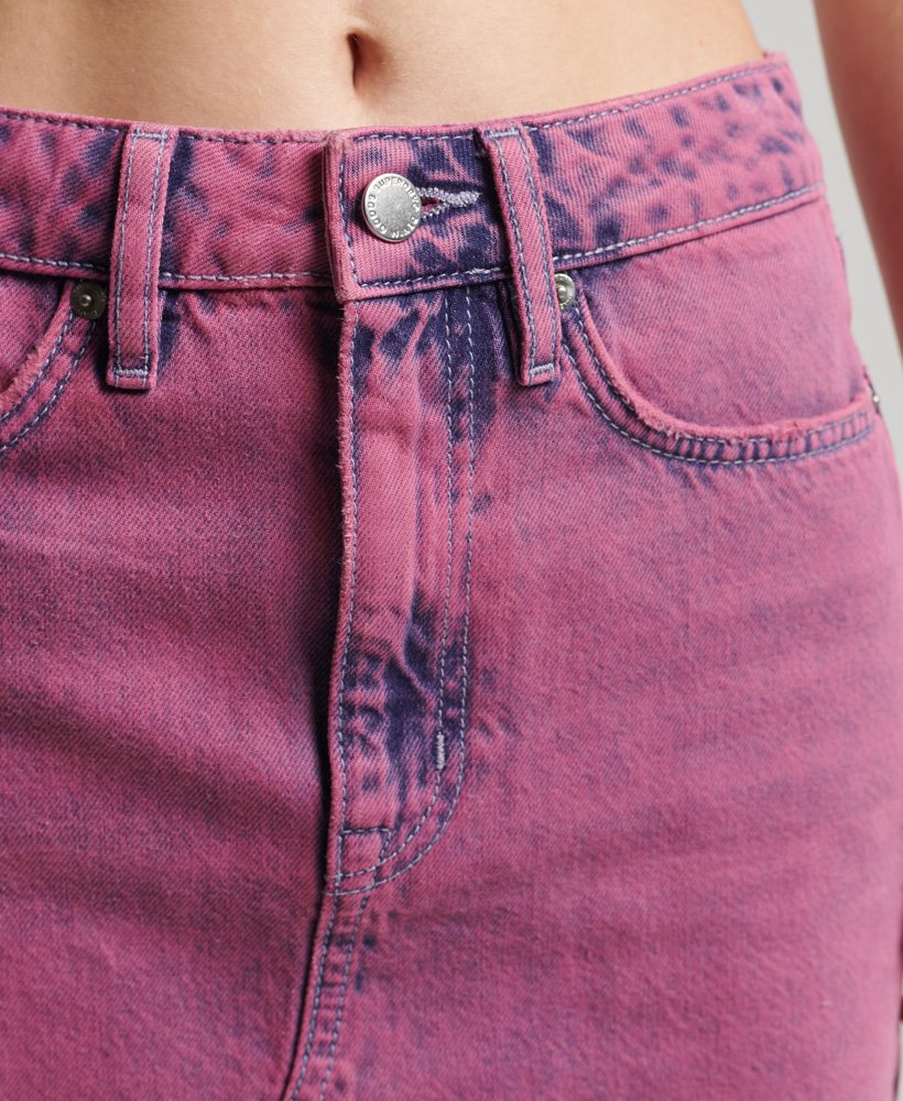 minissaia vintage em jeans com estampa marmorizada rosa escuro.