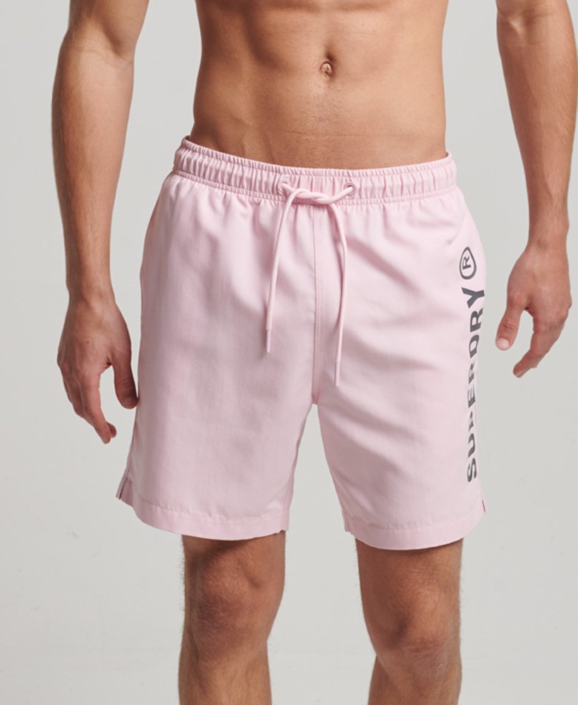 calção de banho core sport de 17 polegadas em tecido reciclado na cor rosa montauk.