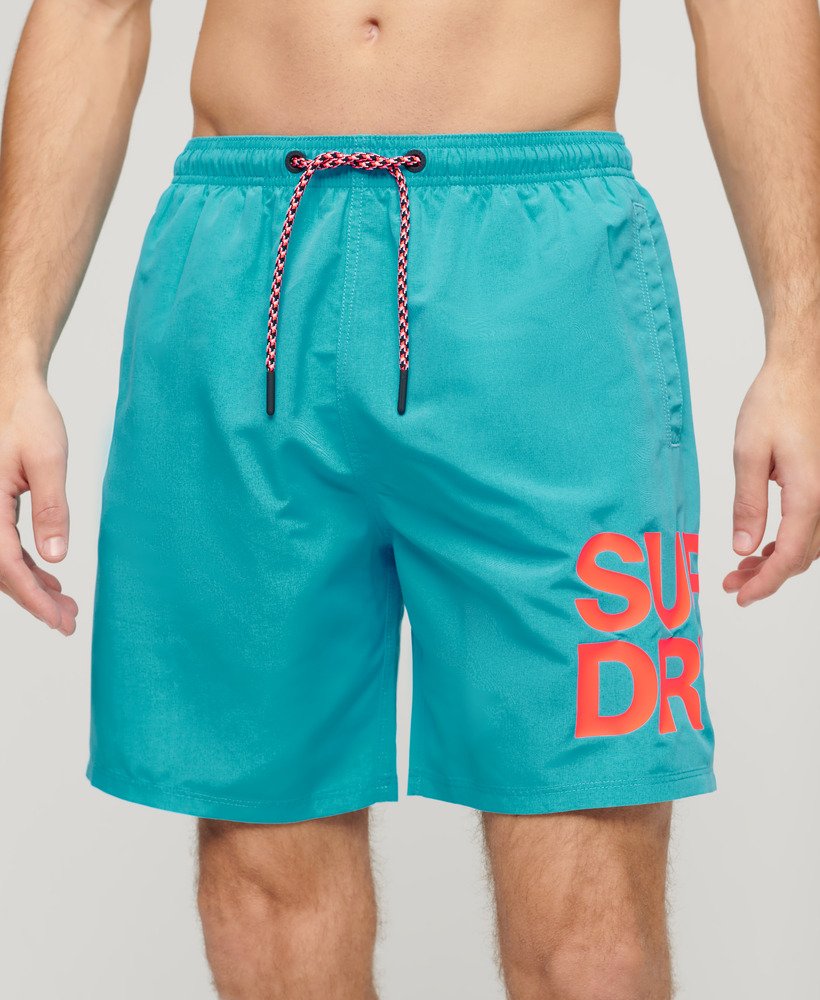 calção de banho reciclado sportswear logo de 17 polegadas na cor azul praia