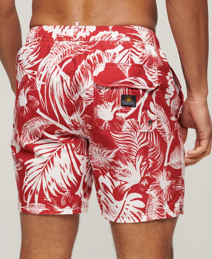 calção de banho de 17 polegadas com estampa havaiana reciclada na cor vermelho escuro luna.