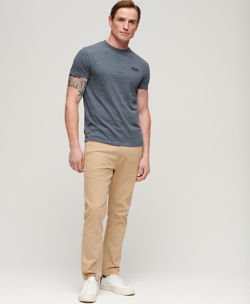 camiseta essential logo em algodão orgânico na cor azul marinho mesclado