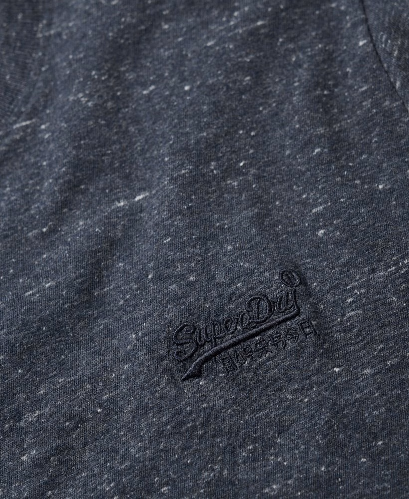 Camiseta com logo essencial