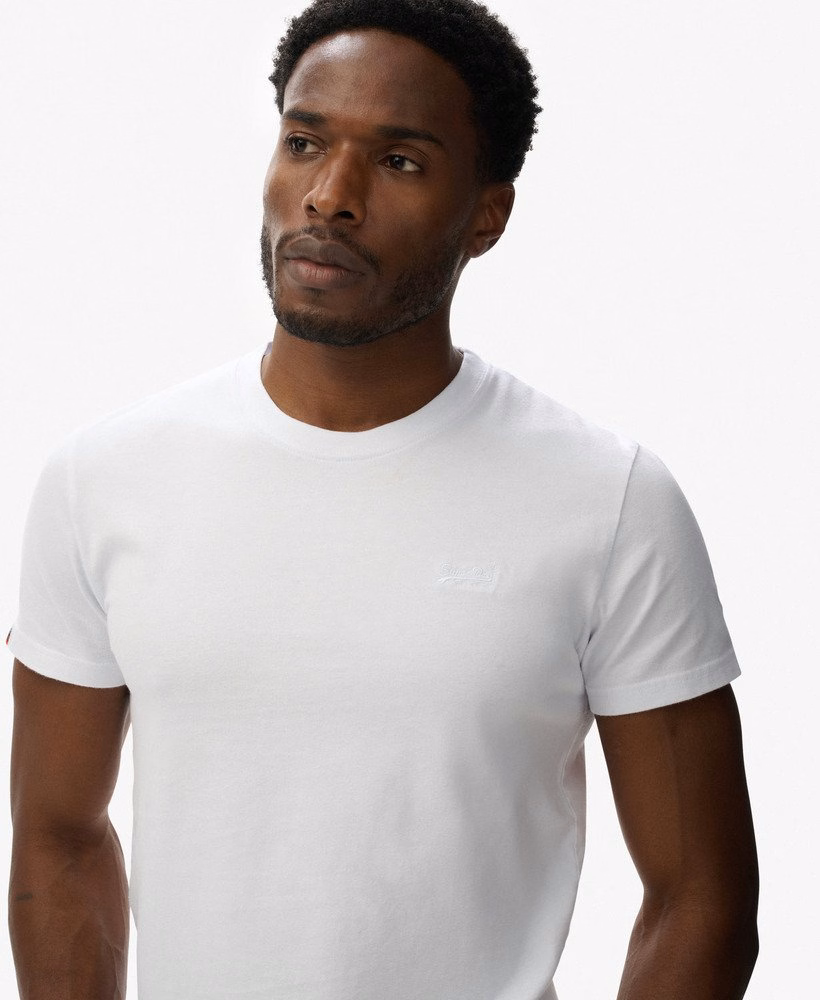 Camiseta com logo essencial