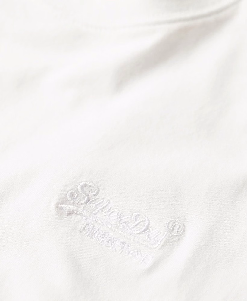 Camiseta com logo essencial
