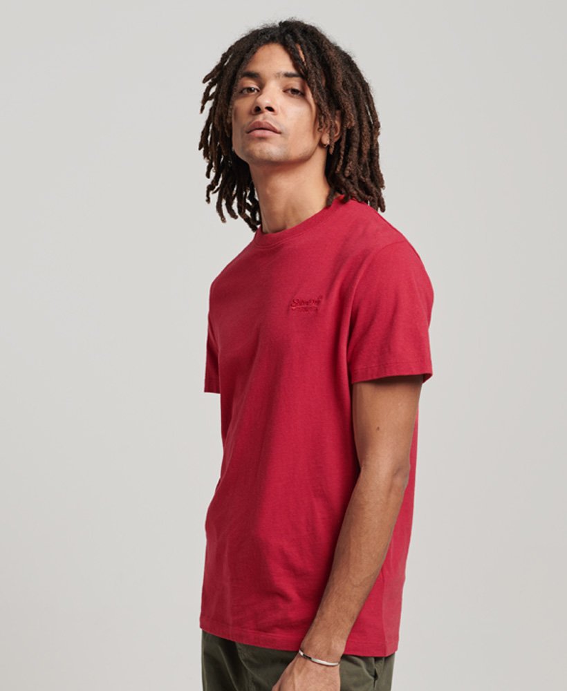 camiseta essential logo em algodão orgânico na cor vermelho mesclado.
