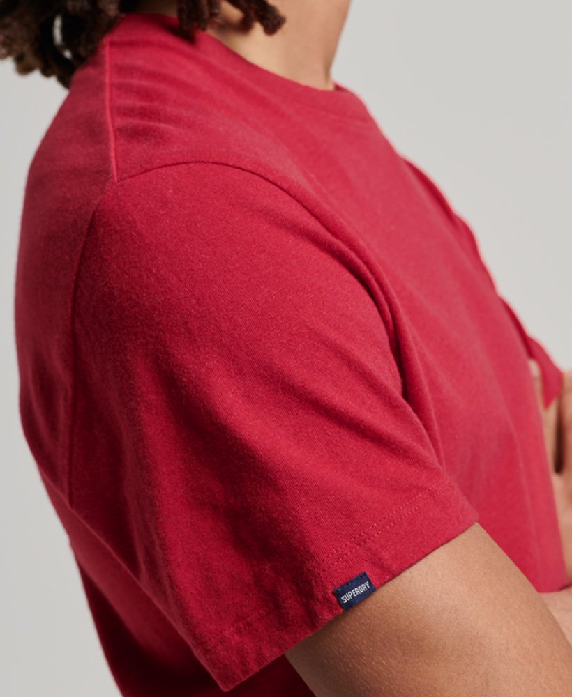 camiseta essential logo em algodão orgânico na cor vermelho mesclado.
