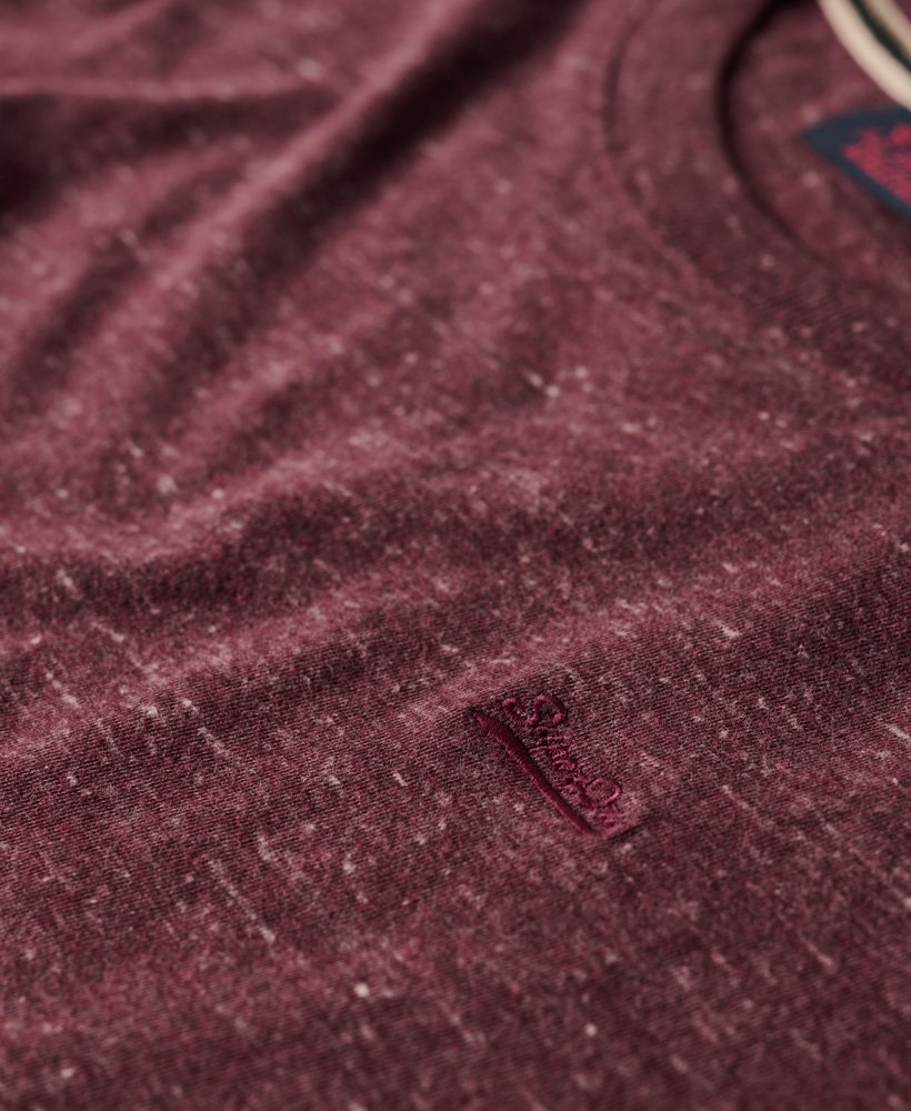 camiseta essential small logo em algodão orgânico na cor bordô mesclado