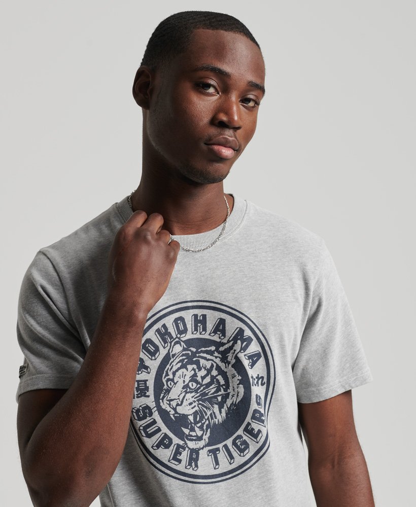 camiseta vintage 06 rework classic de edição limitada na cor cinza mesclado