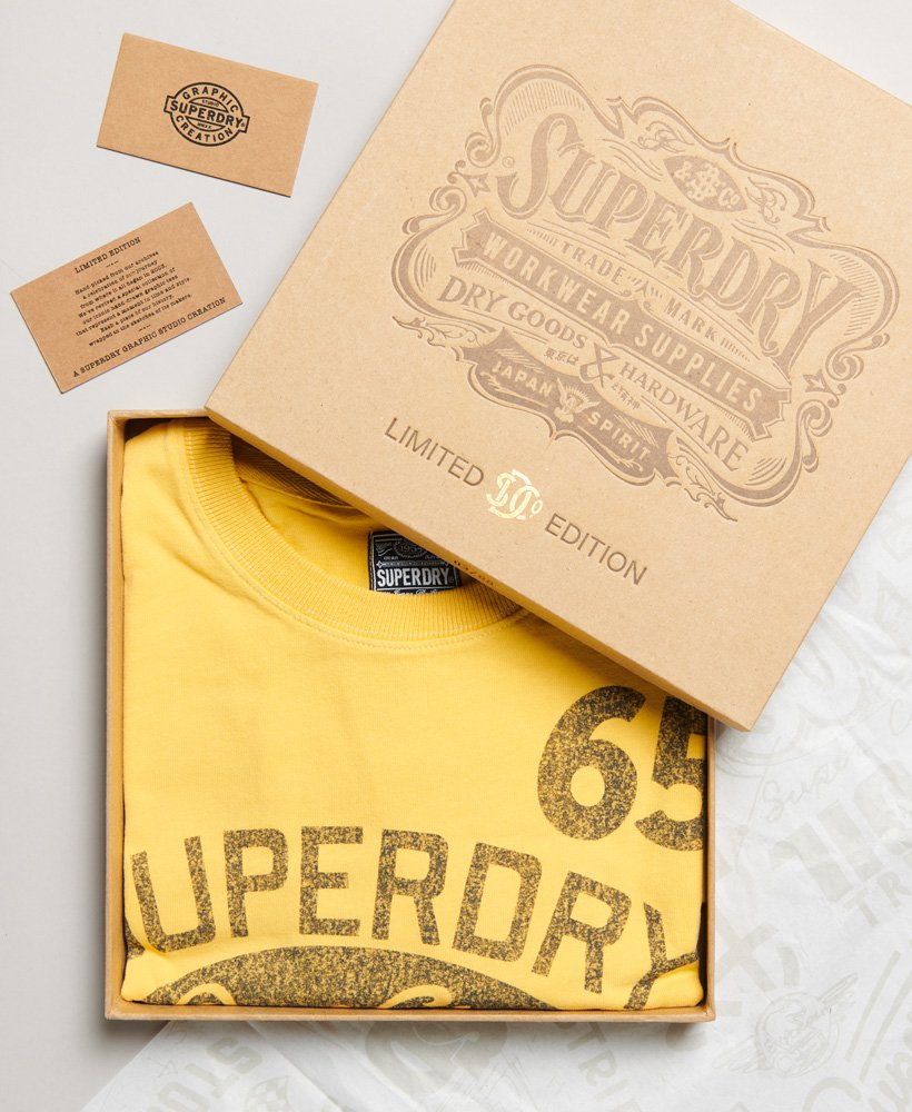 camiseta vintage 08 rework classic de edição limitada na cor amarelo pigmentado.