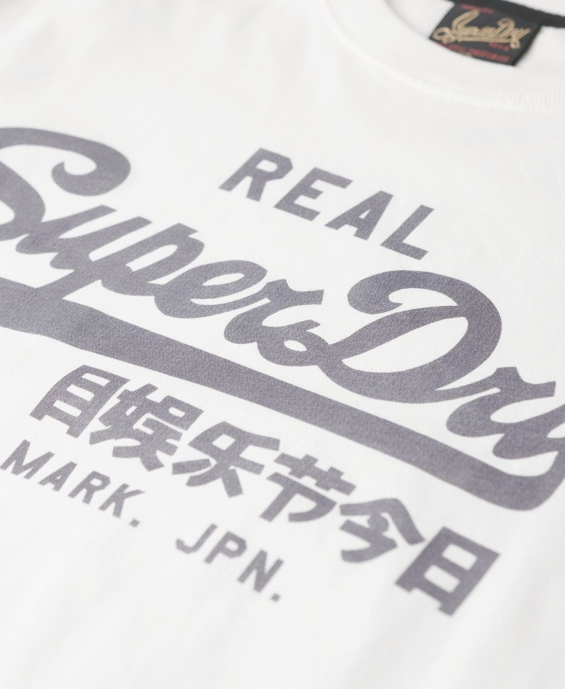 camiseta vintage com logo na cor cru