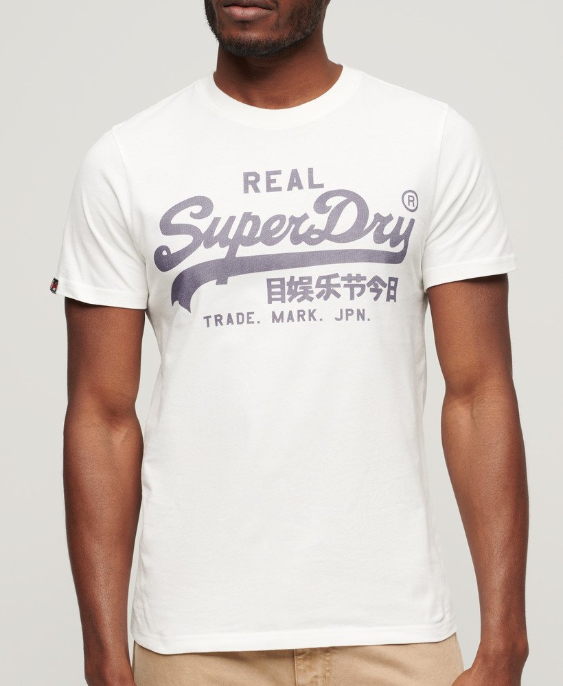 camiseta vintage com logo na cor cru