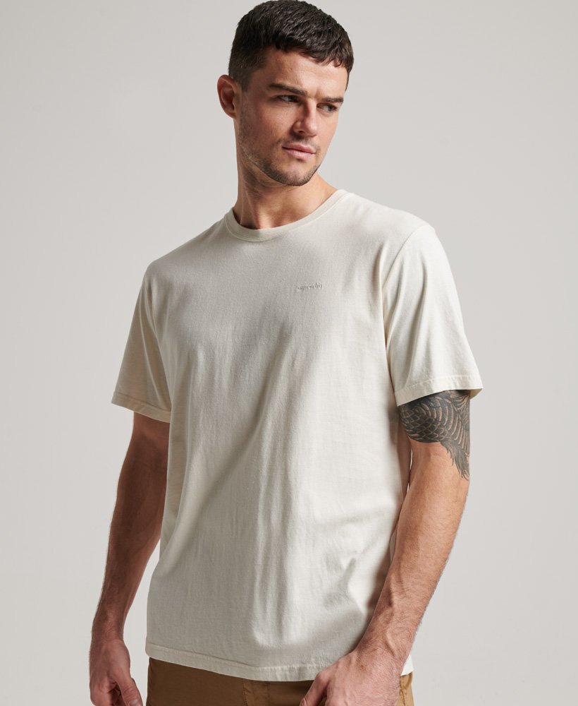 camiseta vintage lavada na cor branca osso