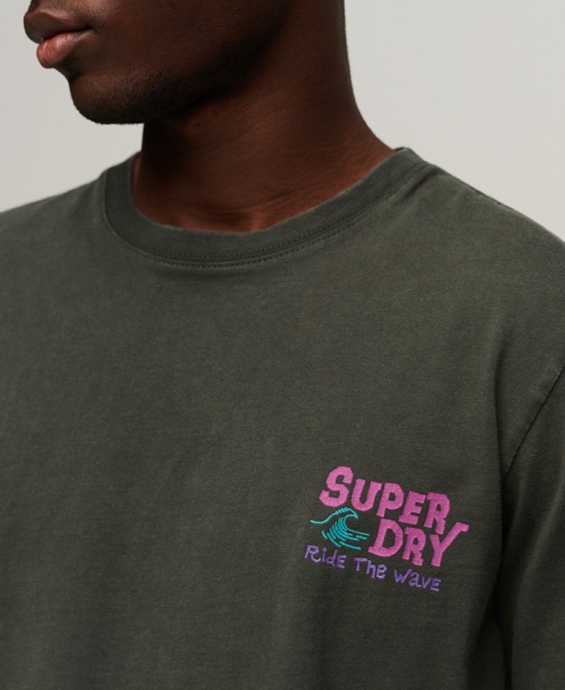 camiseta vintage tribal surf na cor preta vintage