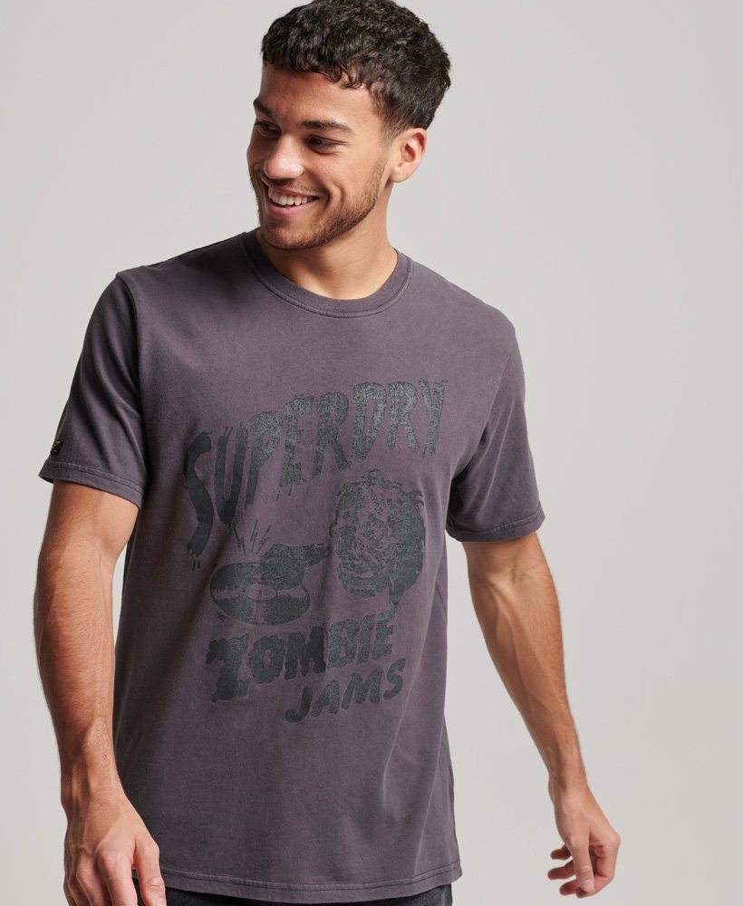 camiseta lo-fi flyer na cor preta mid merch
