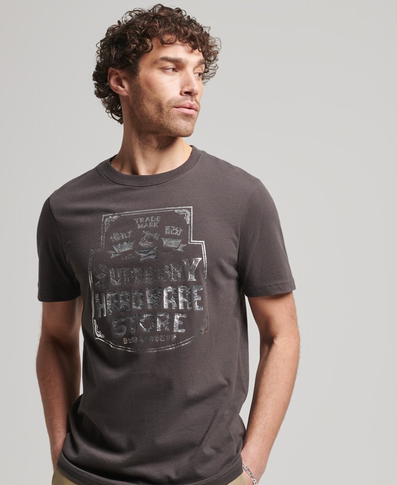 camiseta clássica repaginada em preto vintage
