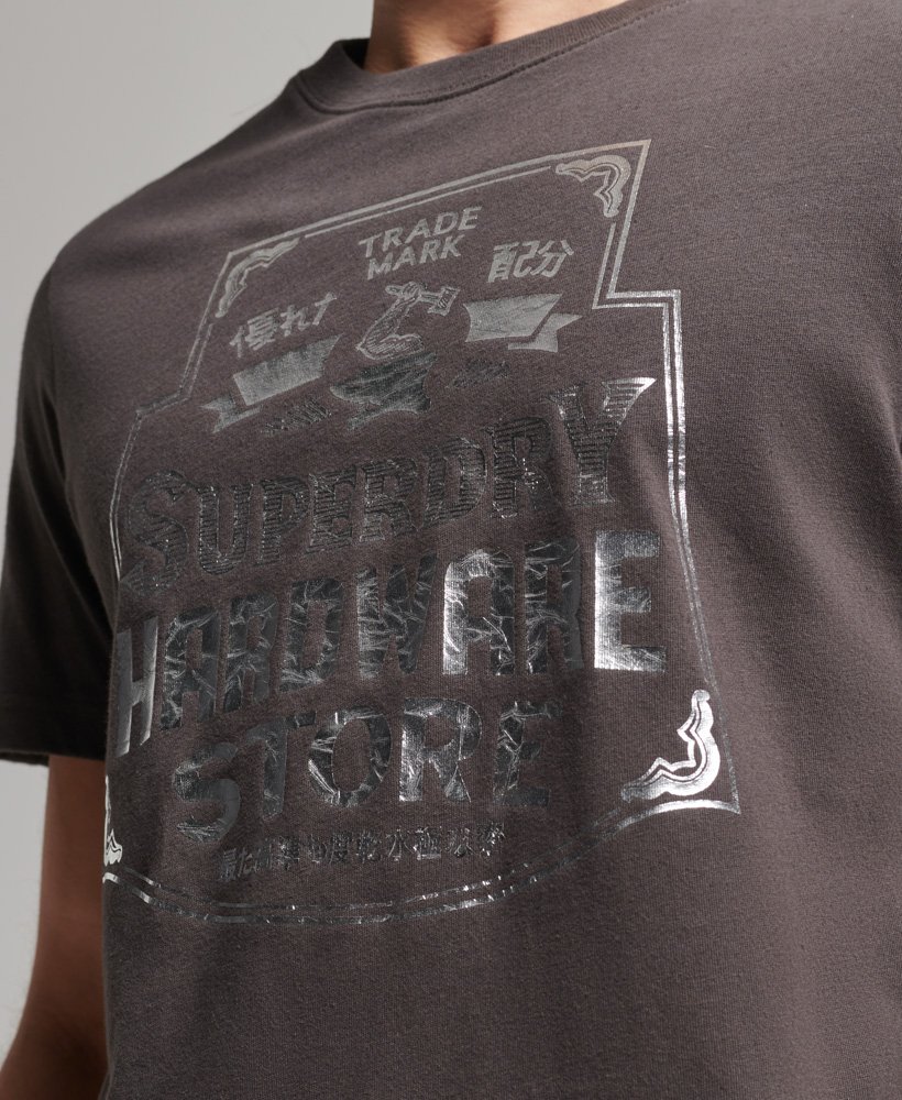 camiseta clássica repaginada em preto vintage