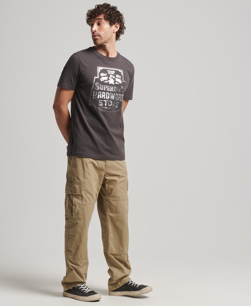 camiseta clássica repaginada em preto vintage