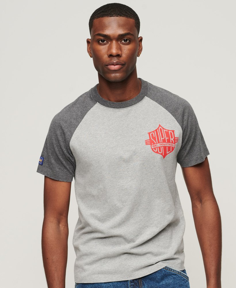 camiseta raglan de algodão orgânico em mescla de cinzamescla de carvão intenso.