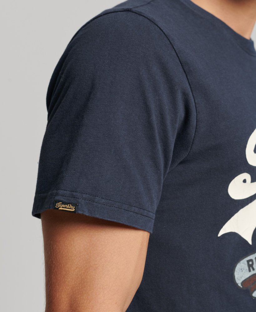 camiseta vintage logo narrative na cor eclipse navy