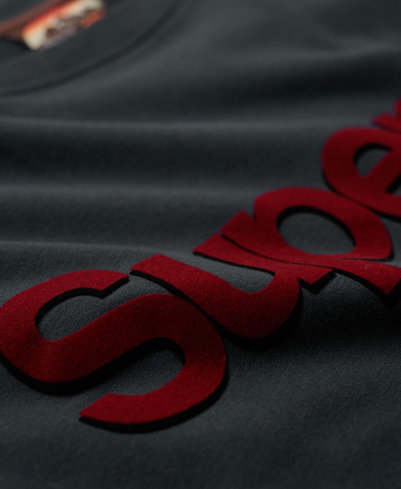 camiseta clássica com logo principal na cor azul-marinho eclipse.