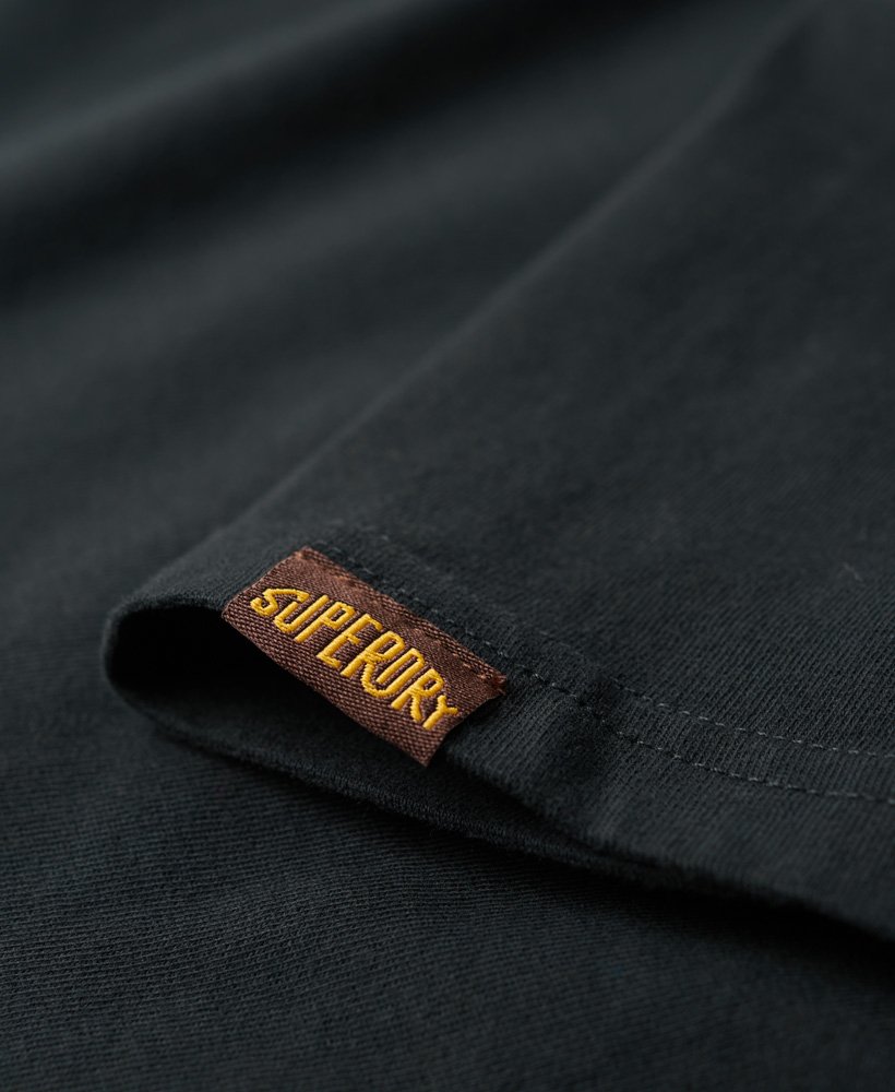 camiseta clássica com logo principal na cor azul-marinho eclipse.