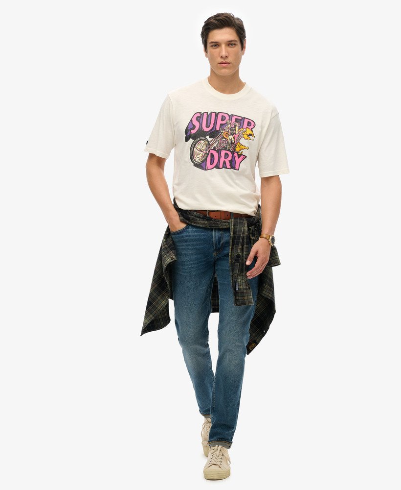 camiseta com estampa retrô de motocicleta na cor branca giz.