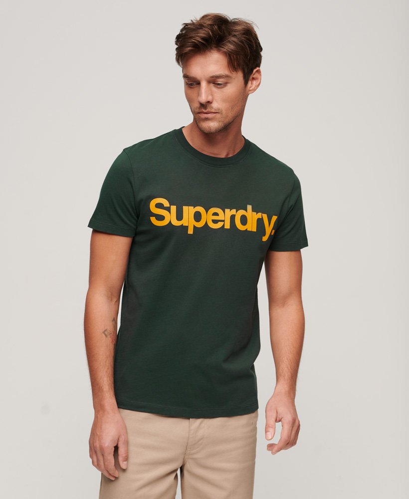 camiseta clássica com logo principal na cor verde escuro academy.