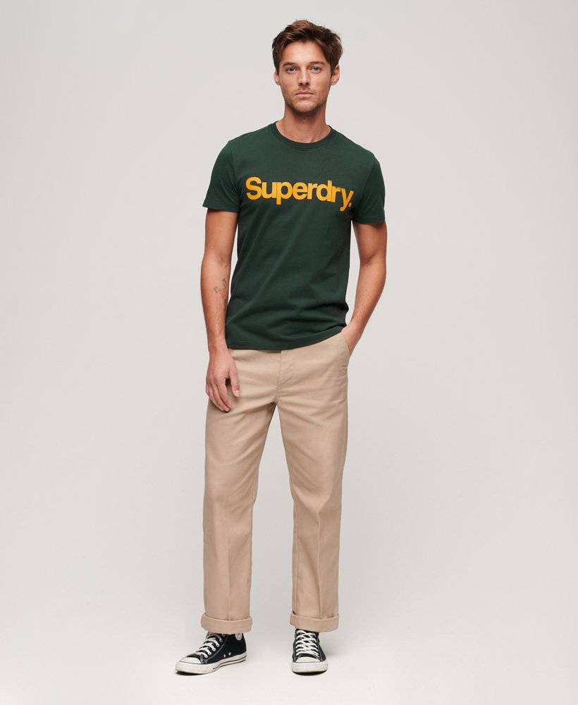 camiseta clássica com logo principal na cor verde escuro academy.